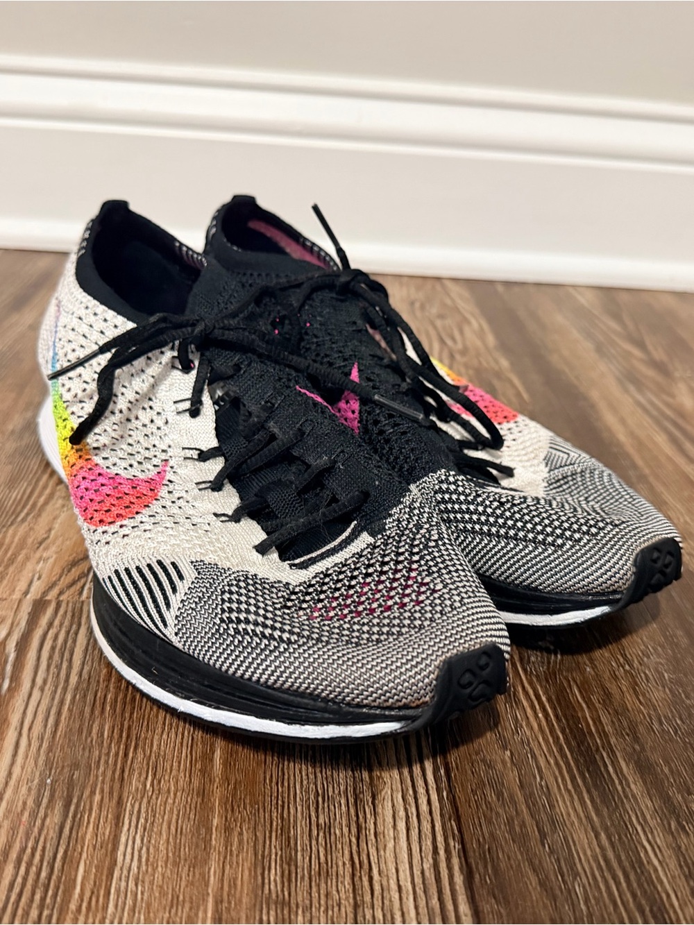 Nike Flyknit Racer Be True Running Shoe Mens 9.5 Pride LGBTQ Sneaker 902366-100
